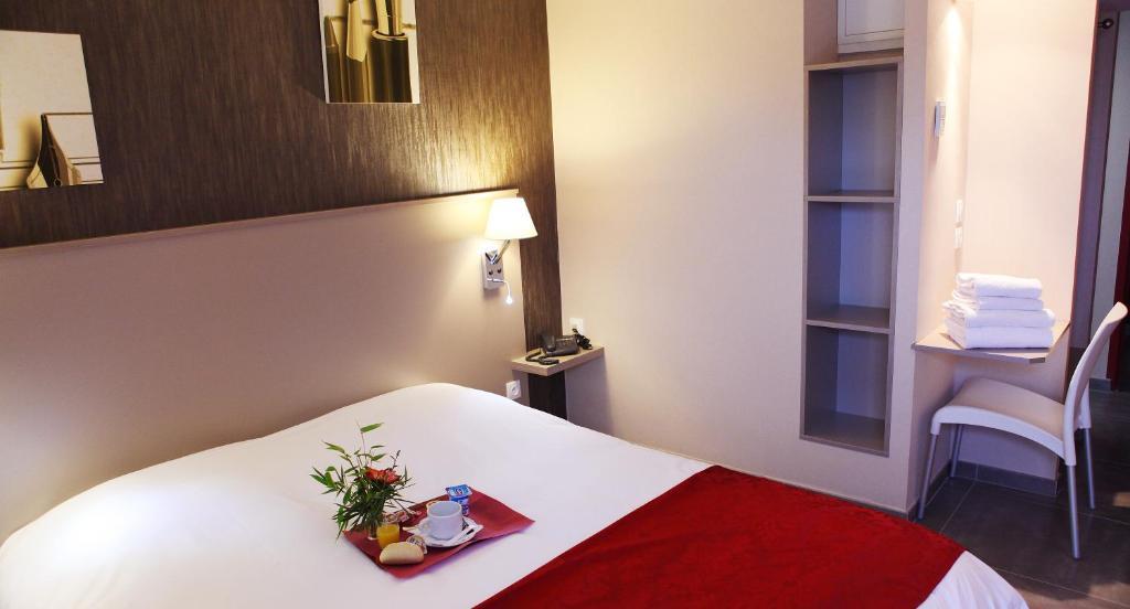 Hotel Le Coudon La Farlède Oda fotoğraf